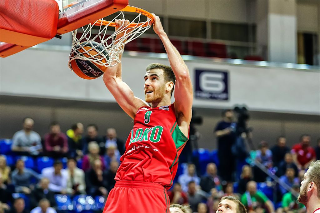 Víctor Claver: “El Real Madrid está interesado en mi, pero aún no hay nada”