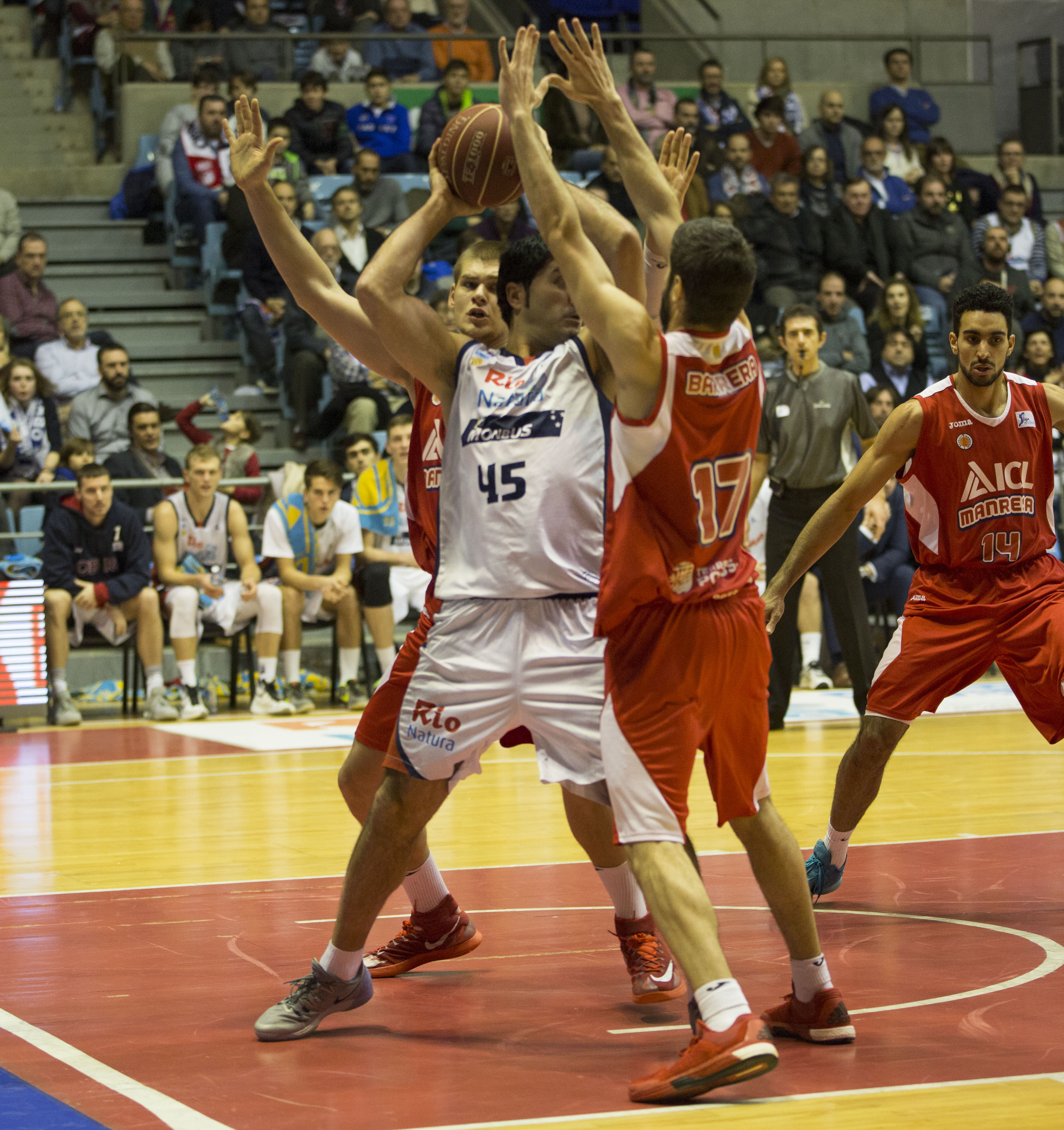 Jesús Chagoyen, experiencia ACB para la pintura de Aceitunas Fragata Morón
