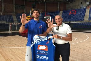 Laso renueva en un Clavijo que se pronuncia sobre los ascensos ‘en diferido’