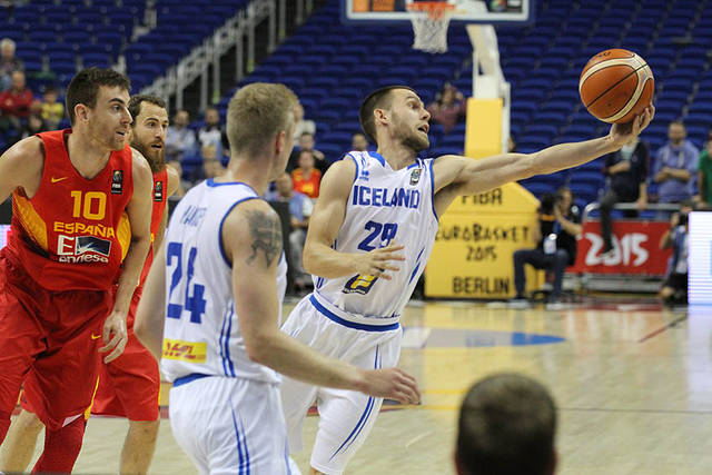 MERCADO LEB ORO: Alicante se refuerza bien. Mazaira ya es pucelano. El Estu, sin patrón.