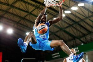 El CAI Zaragoza activa la opción de Christian Eyenga