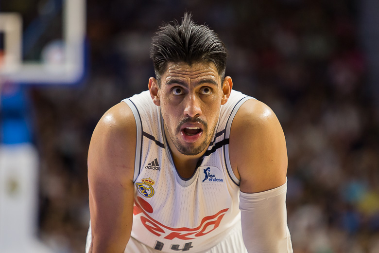 Fin al culebrón: Gustavo Ayón renueva con el Real Madrid hasta 2019