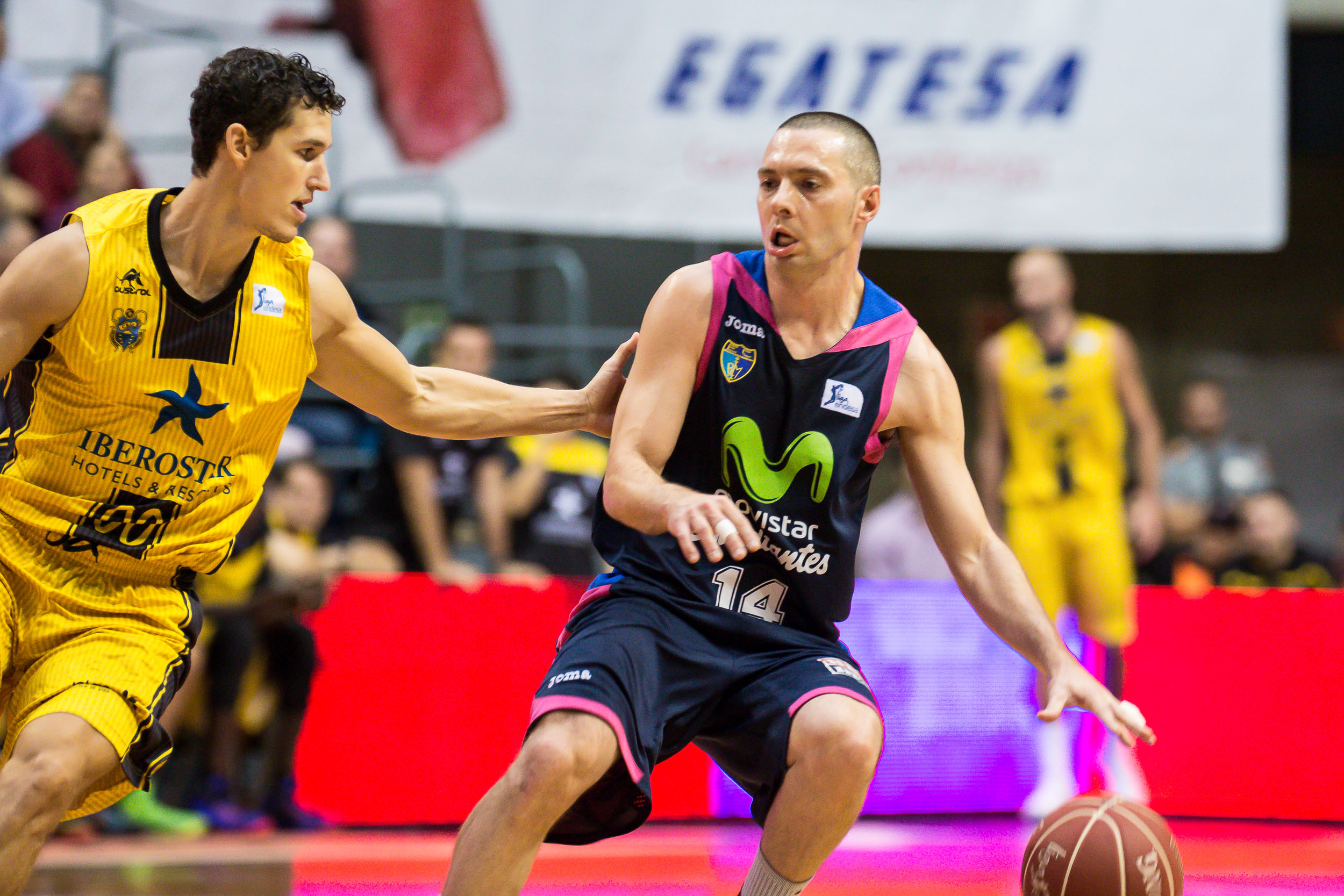 Javi Salgado cierra el círculo de su ciclo profesional volviendo a casa