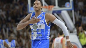 Kenny Kadji, polivalencia y talento para el juego interior de Dominion Bilbao Basket