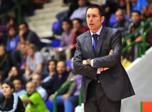 Natxo Lezkano seguirá al frente de Palencia Baloncesto