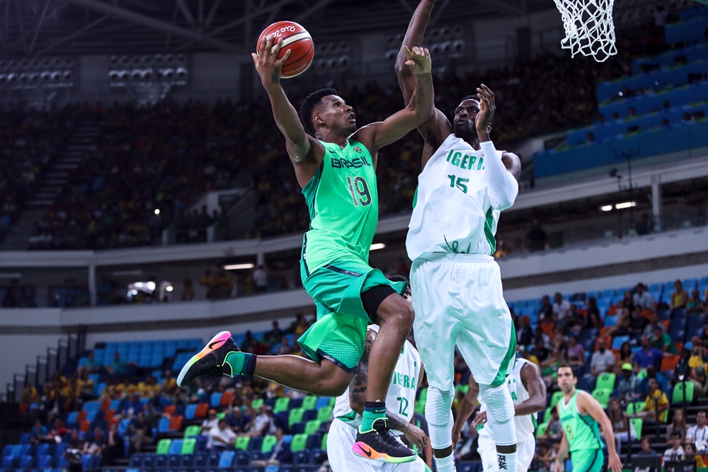 Brasil se agarra a la vida ante Nigeria (69-86) y obliga a España a ganar