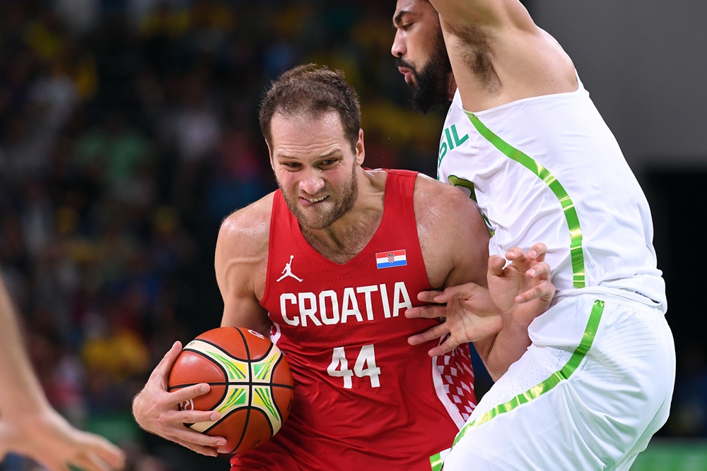 Bojan Bogdanovic guía a Croacia ante Brasil con 33 puntos (76-80)