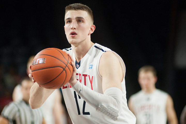 Así juega Tomasz Gielo, apuesta NCAA para el juego interior del Divina Seguros Joventut