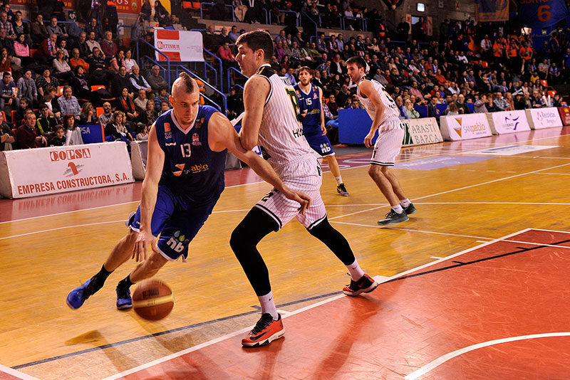 Zoco LEB: Huskic a Burgos; Díaz vuelve al COB; Bonifant a Clavijo y Abia sigue en Coruña