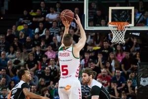 Adiós al capitán: Fabien Causeur deja Baskonia para firmar por Brose Baskets