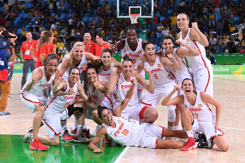 ¡A la final! España la lía ante Serbia y luchará por la medalla de oro (68-54)