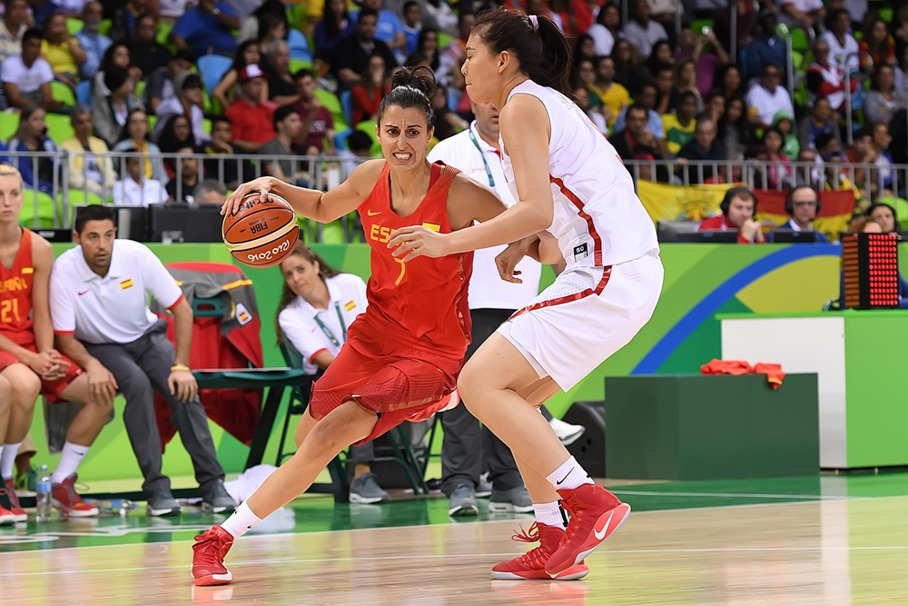 Una Alba Torrens de récord guía a España hacia los cuartos de final (68-89)