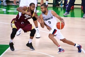 Parker pone la magia, Diaw la clase y Lauvergne los puntos para Francia (96-56)