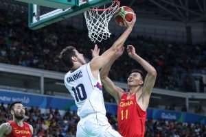 Serbia va a más: arrolla a China y pasa pletórica a cuartos de final (94-60)
