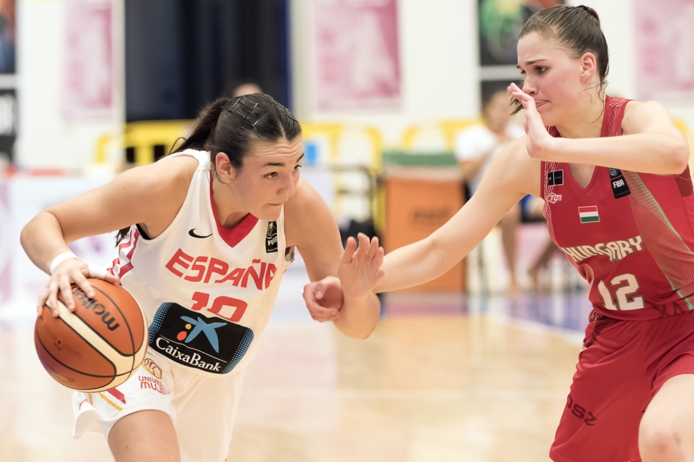 #U16F Fase de grupos (J1): Defensa y rebote ofensivo, claves ante Hungría (59-46)