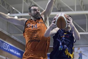 Oviedo rompe la imbatibilidad de Lleida en un partidazo. Huesca sorprende al Breogán