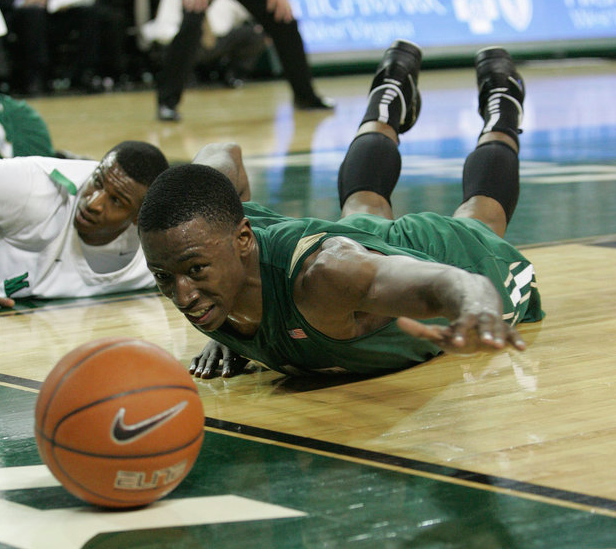 Devastador: fallece mientras entrenaba Cameron Moore, ex compañero de Ovie Soko en UAB