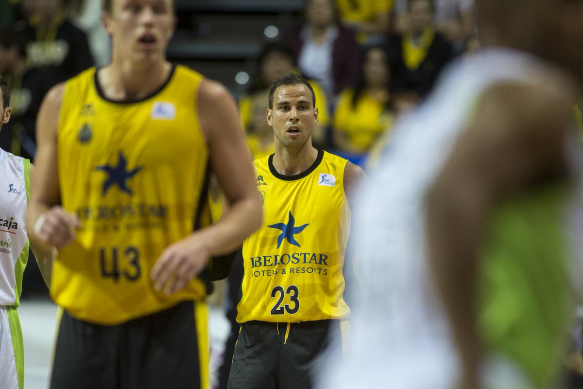 Carl English, dos meses a Iberostar Tenerife