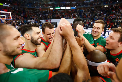 Un tiro libre de Shengelia da la primera victoria de Baskonia ante Efes (85-84)