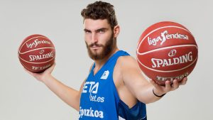 Julen Olaizola cubre en Murcia la salida de Víctor Arteaga al Estudiantes