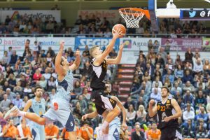 Un brillante Força Lleida acaba con la racha del Breogán y lidera la liga en solitario