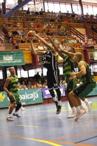 Xuven, Sammic y Lucentum no ceden. Crook y Beranek, estelares MVPs