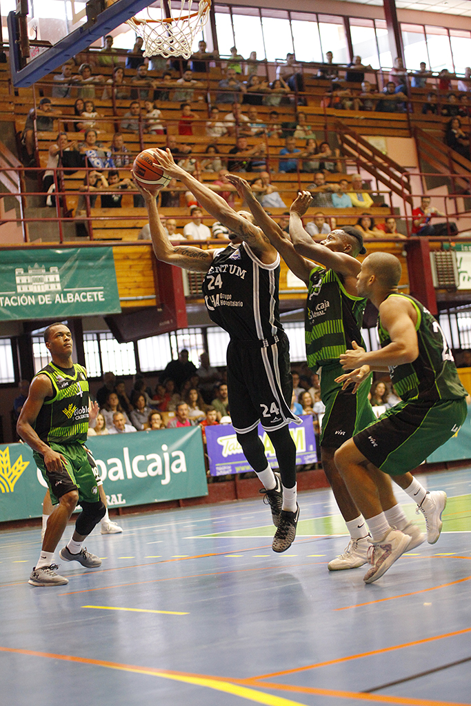 Xuven, Sammic y Lucentum no ceden. Crook y Beranek, estelares MVPs