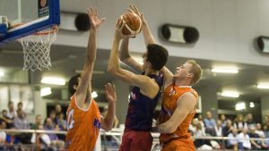 Huesca se estrena y Coruña se afianza en la zona alta. Jason Cain, MVP sin premio