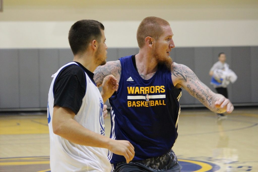 Robert Swift vuelve a las canchas y está a prueba con los Santa Cruz Warriors