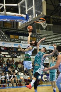 Greg Gantt y Mirza Bulic se estrenan con victoria en una jornada de color visitante