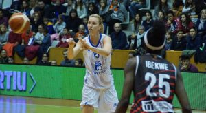 Perfumerías se alza al liderato ganando en Girona