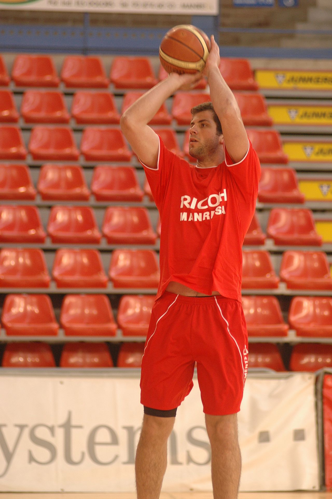 Ricoh Manresa también se refuerza: llega Nick Vander Laan y se va Richard Scott