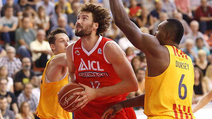 Luksa Andric se desvincula de ICL Manresa. McConnell, un mes en el dique seco