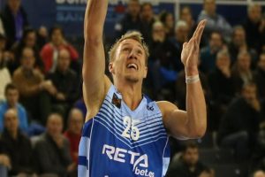 Nikolas Skouen, recambio de Greg Gantt en Zornotza