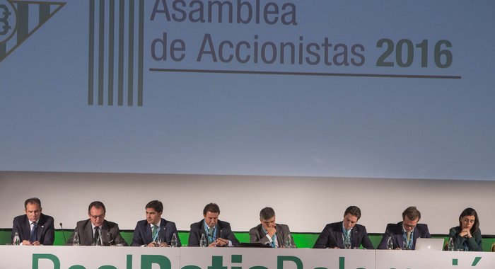 Los accionistas del Betis aprueban la definitiva sección de baloncesto