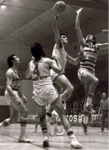 Fallece nuestro primer ‘gigante’ español en el baloncesto, Shegun Azpiazu
