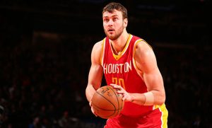 El culebrón Motiejunas termina: se queda en los Rockets; Toney Douglas, a los Grizzlies