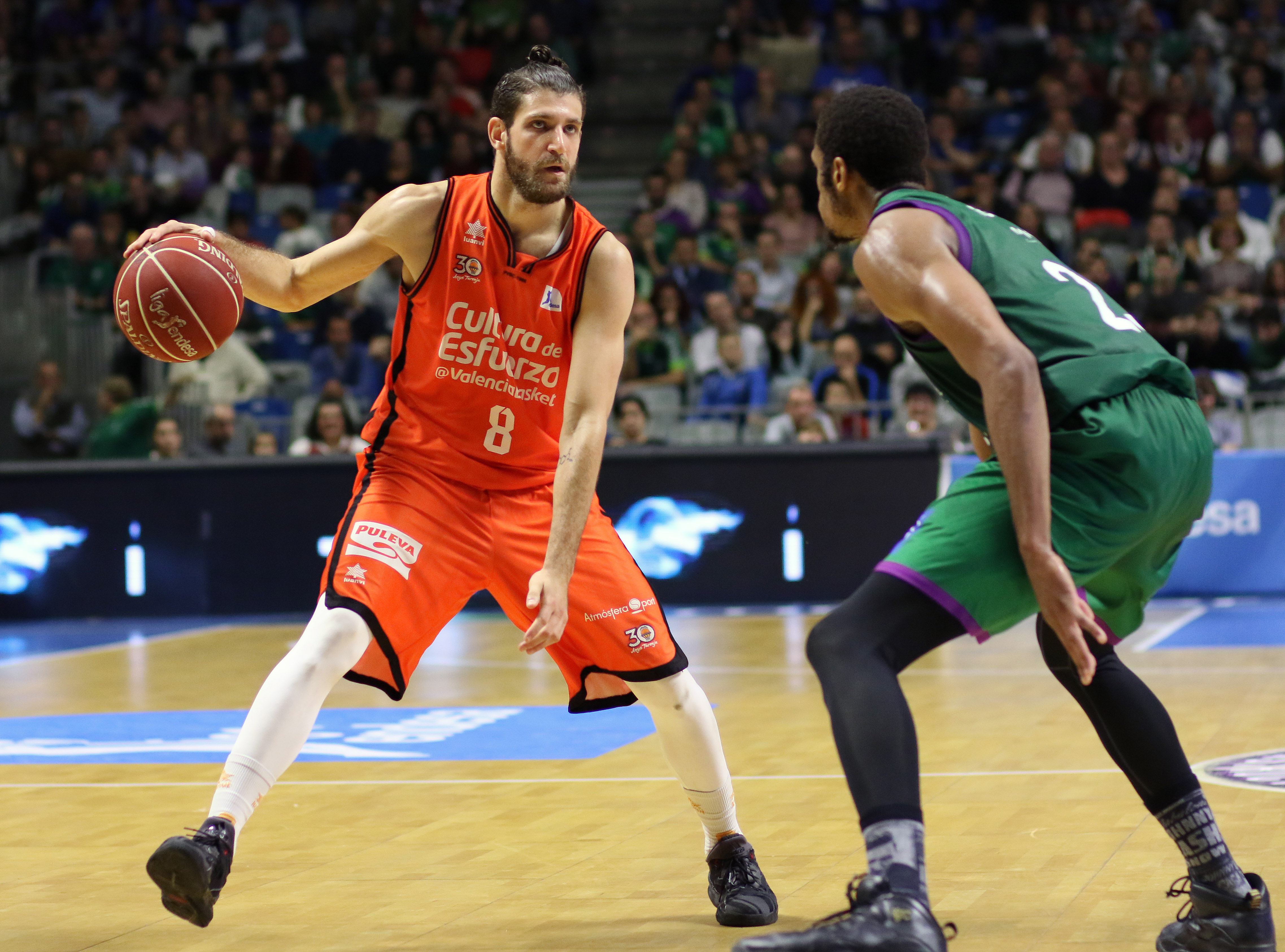 Valencia Basket exhibe músculo y deja sus credenciales en Málaga (70-78)