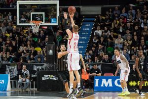 Casademont Zaragoza completa su juego interior con Robin Benzing