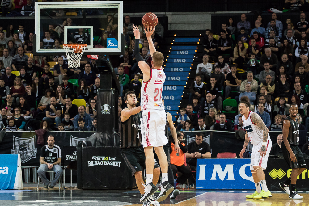 Casademont Zaragoza completa su juego interior con Robin Benzing