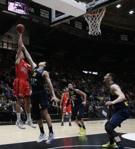 Dubljevic y San Emeterio derrotan a un combativo Alba Berlín (85-80)