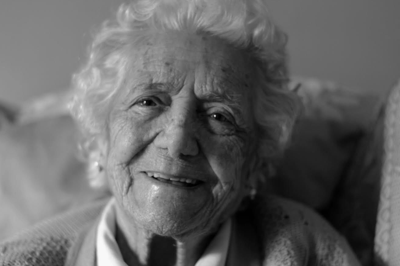 Entrevista: Encarna Hernández, pionera jugadora de baloncesto, cumplió 102 años