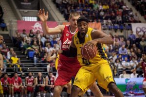 Prohibida la entrada en Irán de Joseph Jones como reacción al veto de Donald Trump