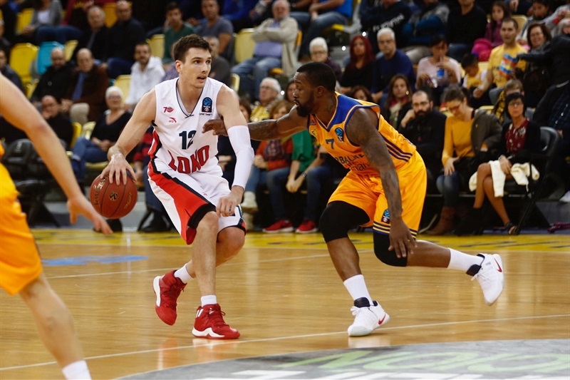 La defensa del Gran Canaria anula las virtudes del Lokomotiv (66-68)