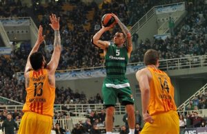 El Barça se ahoga en la marea verde del Panathinaikos (71-65)