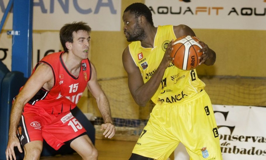 Zoco LEB: Lolo Encinas entrenará a Iraurgi; Nkaloulou, a Castelló; Wade-Chatman renueva