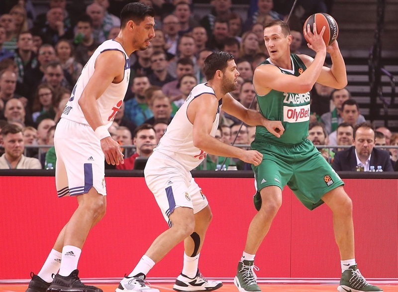 El Madrid sabe sufrir en Kaunas y rompe el partido en el último cuarto (59-74)