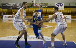 Palma vence en un polémico partido ante COB. Barça, imparable con Peña