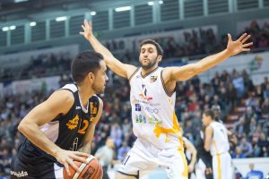 Burgos vence a GBC. Nevels silencia al líder Oviedo sobre la bocina