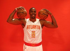 Howard vuelve a Houston en modo “Superman”, los Warriors ganan con un maravilloso juego